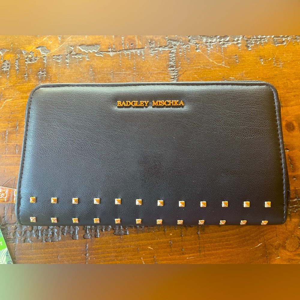 Badgley Mischka Zip Wallet